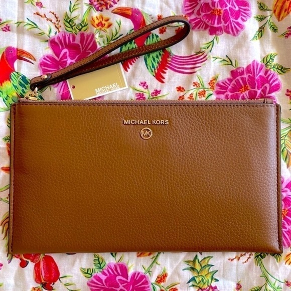Brand New Michael Kors Genuine Leather Large Zip Clutch Wristlet in Luggage - Picture 1 of 11